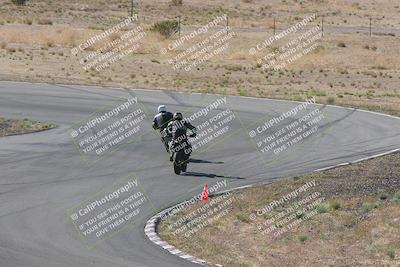 media/Apr-20-2025-AHRMA (Sun) [[393a79c373]]/Race/group 10 early race/Turn 4b/